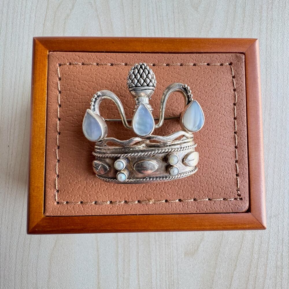 Vintage 925 Sterling Silver and Mother of Pearl Royal Crown Brooch Pin